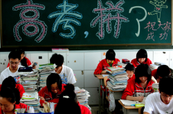 AI参加高考，为何偏科严重