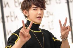 追光 | 机器人赛场“秀肌肉”，人类握手谈合作