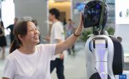 更懂“人心”的智能机器人走进中国寻常百姓家