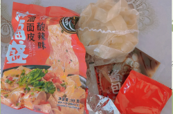 红油面皮有虫子，阿宽食品回应：或因储存不当｜消费舆警指数