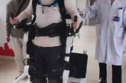 全球连线｜辽宁：新型柔性外骨骼机器人助力患者自然行走