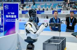 CES，被中国人形机器人“玩儿成主场”