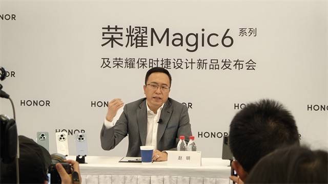 荣耀管理层交接 赵明告别李健接棒 冲刺全球市场