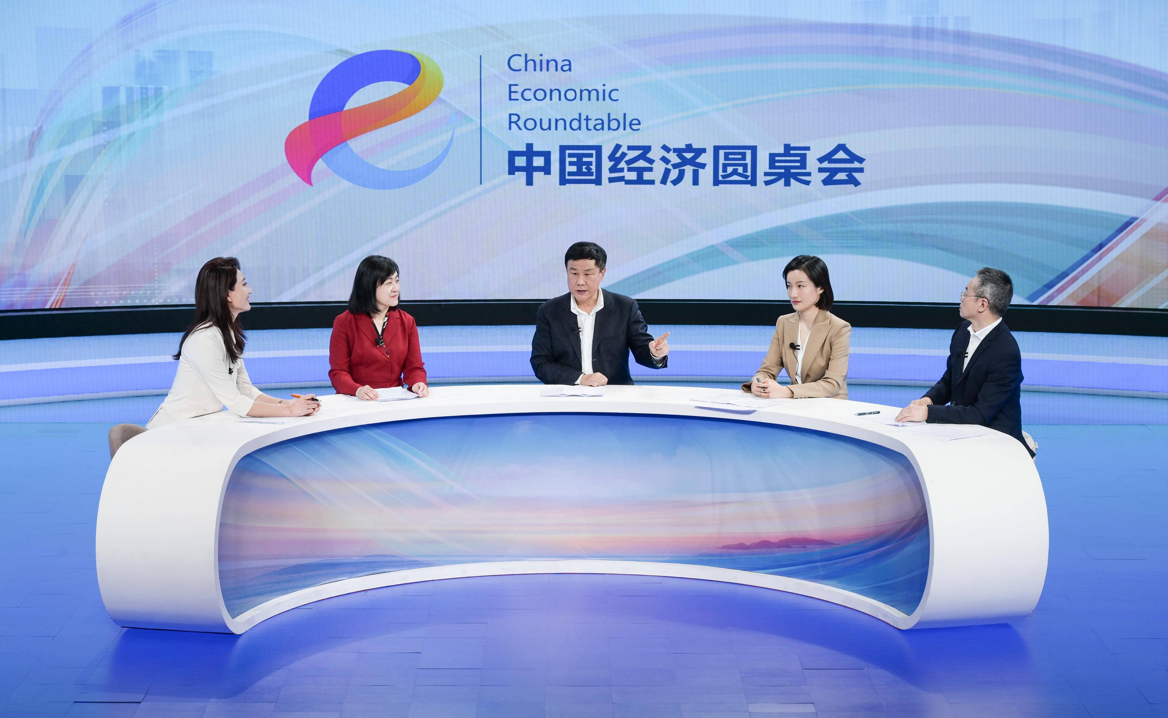 新华全媒头条|提“智”向新，奔向未来——当前机器人产业观察