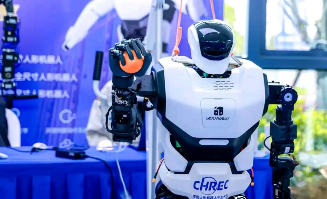 机器人时代正加速到来——2025世界机器人大会举行