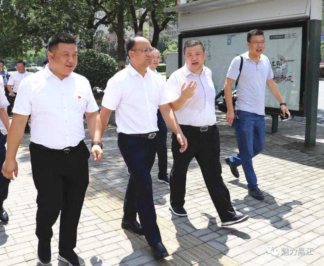 今年货车司机月净收入10512元 高强度工作成常态
