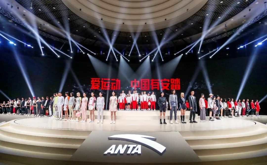 Guess私有化；李宁股价创新高；科蒂亏损27亿｜二姨看时尚