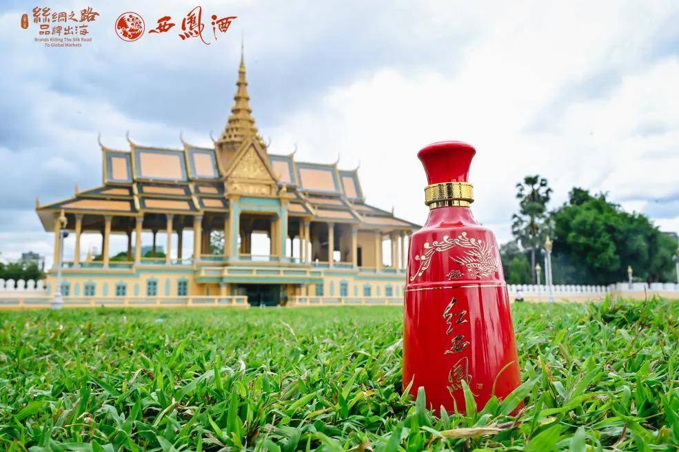 名酒保住增长，白酒业即将穿越周期？