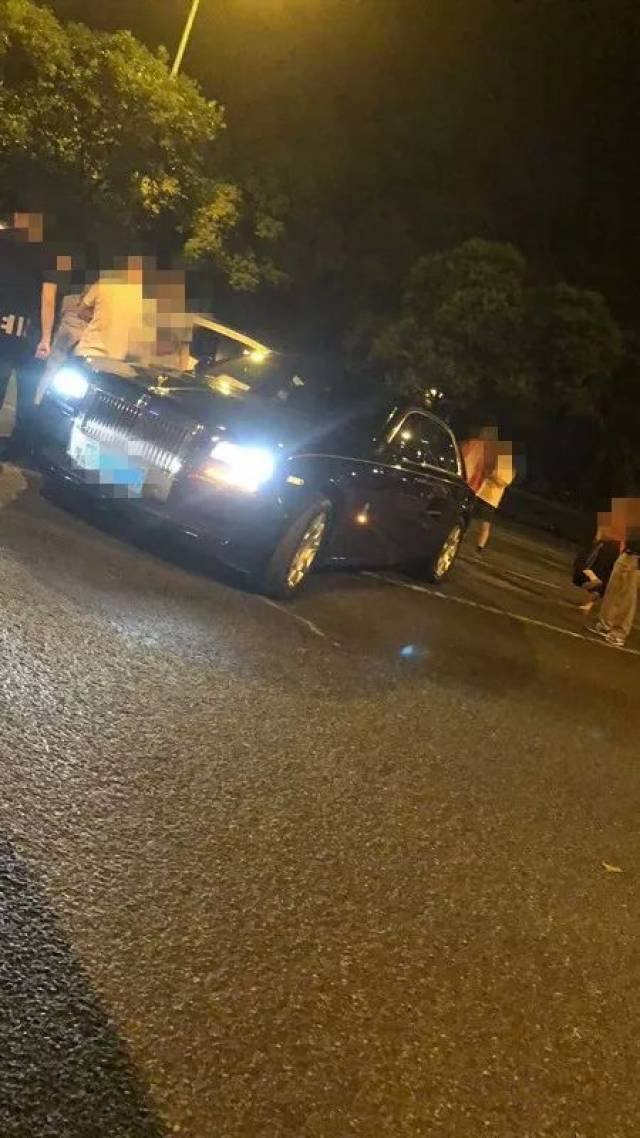 开劳斯莱斯出车祸后，陈震致歉：一切负面照单全收