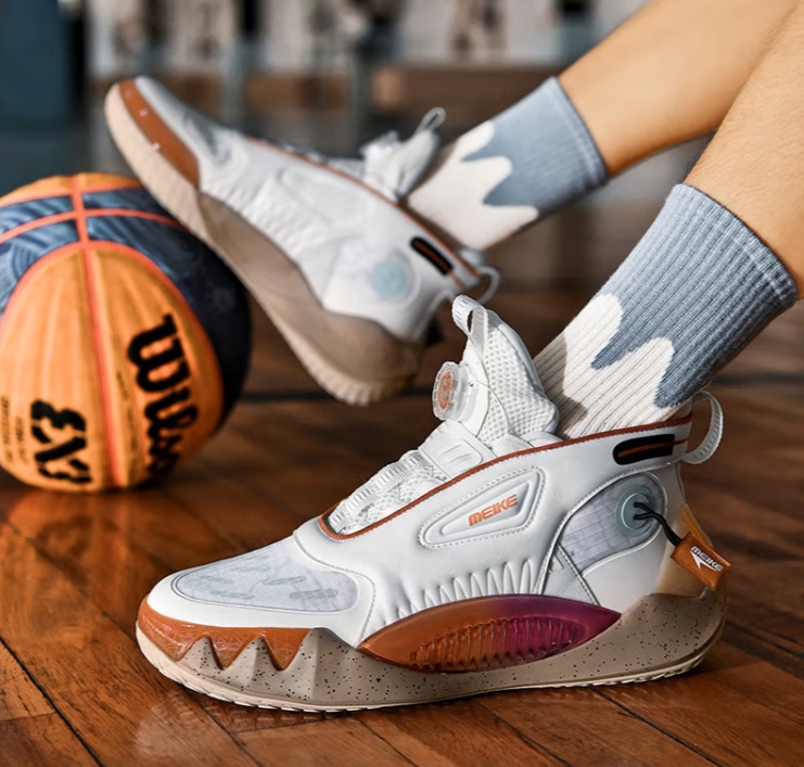 激战中国市场：耐克销售下滑，阿迪达斯“高调”进击丨运动变局