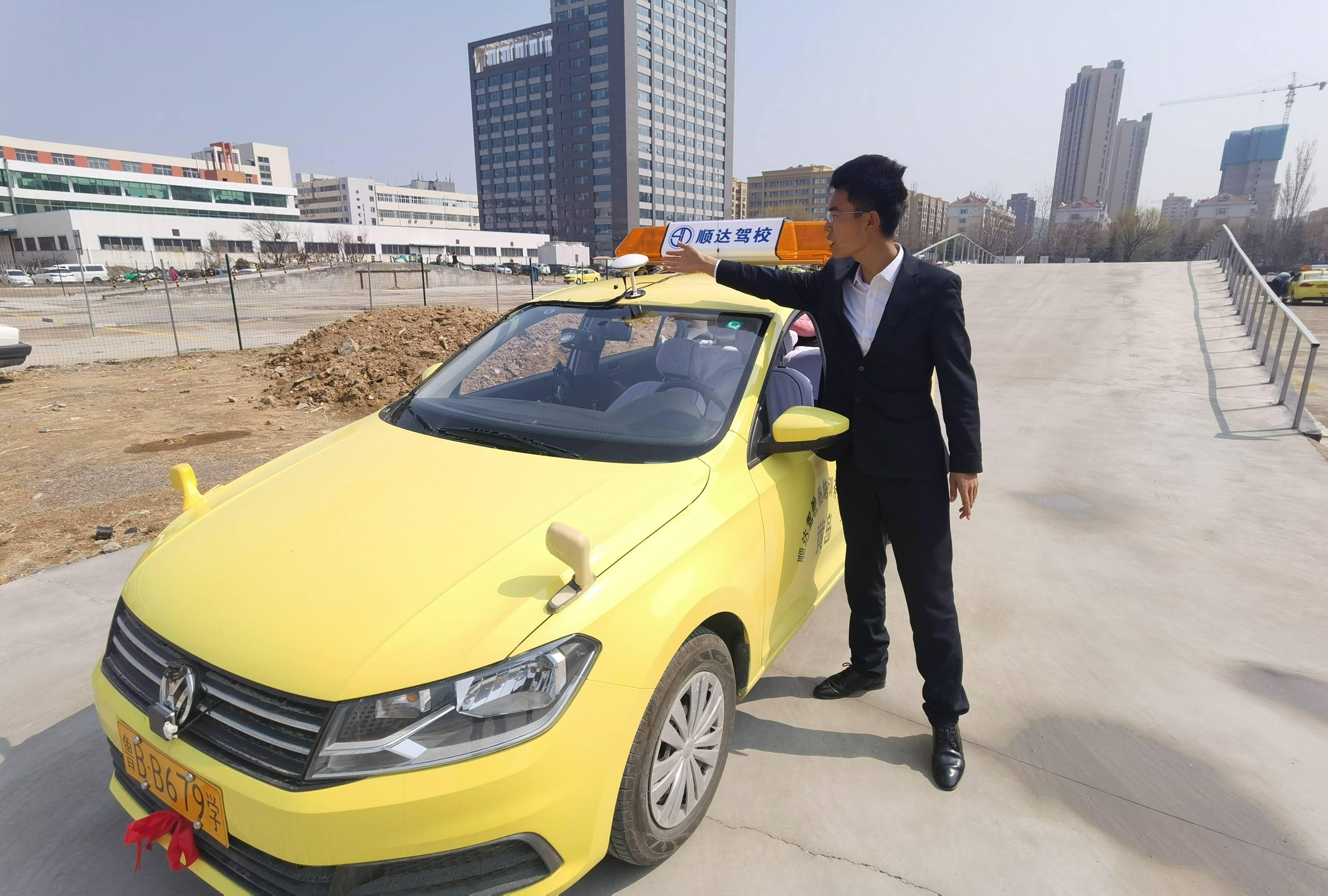 新“职”所向丨机器人的“教练员”