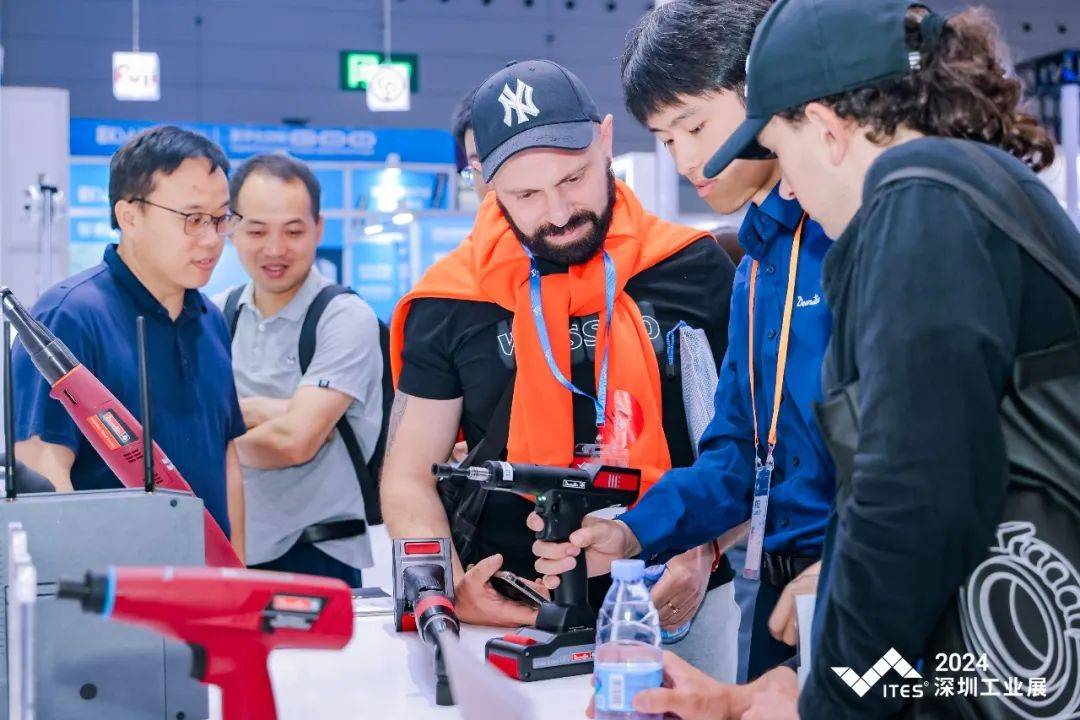 四中全会精神在基层|百米低空如何掀起万亿风口?来黄埔低空经济产业园解锁答案!