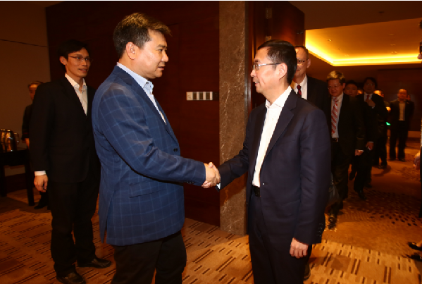 利润承压，阿里全面转向