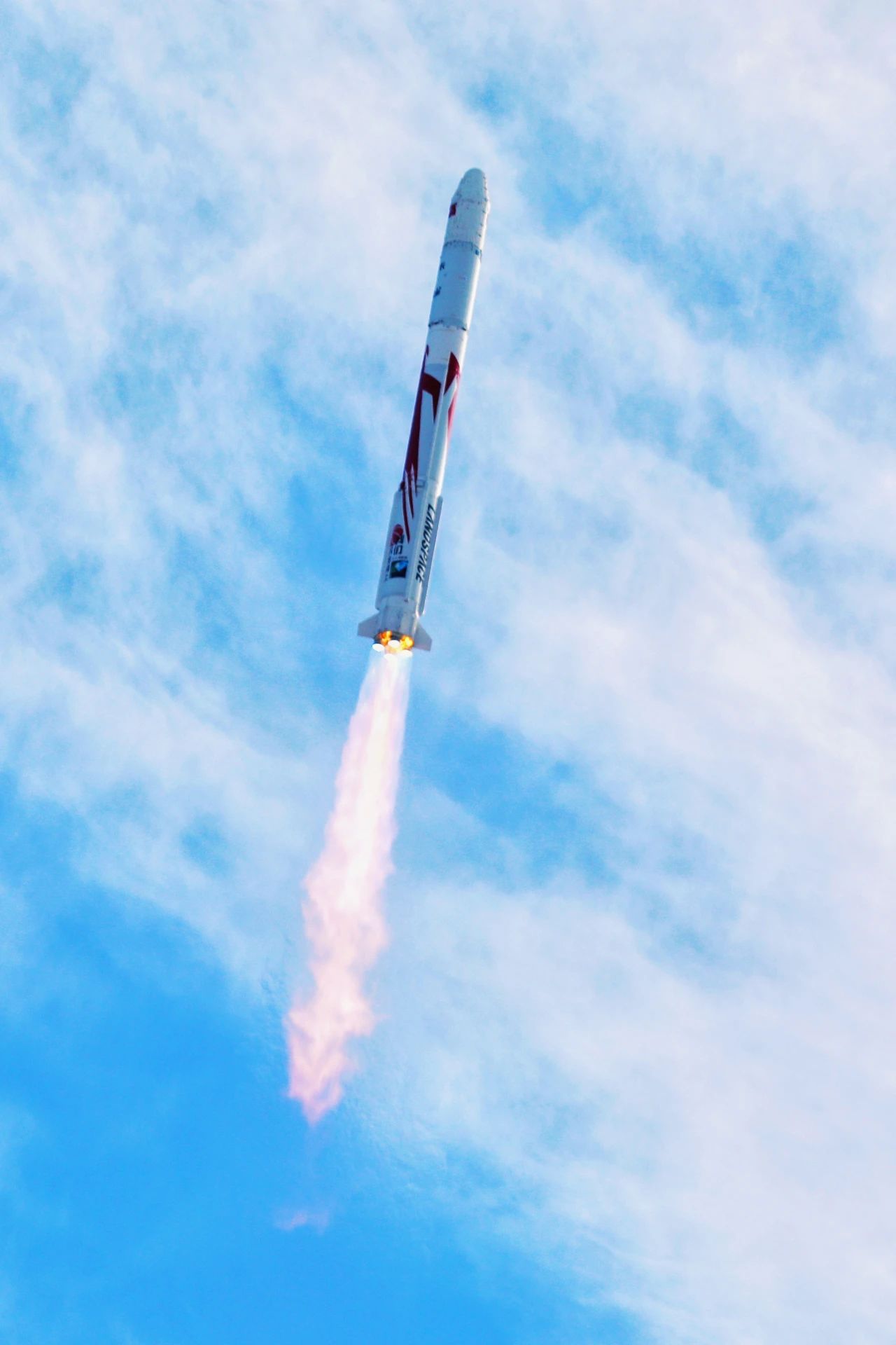 朱雀三号可复用火箭首飞成功入轨 万亿商业航天赛道迈入新阶段