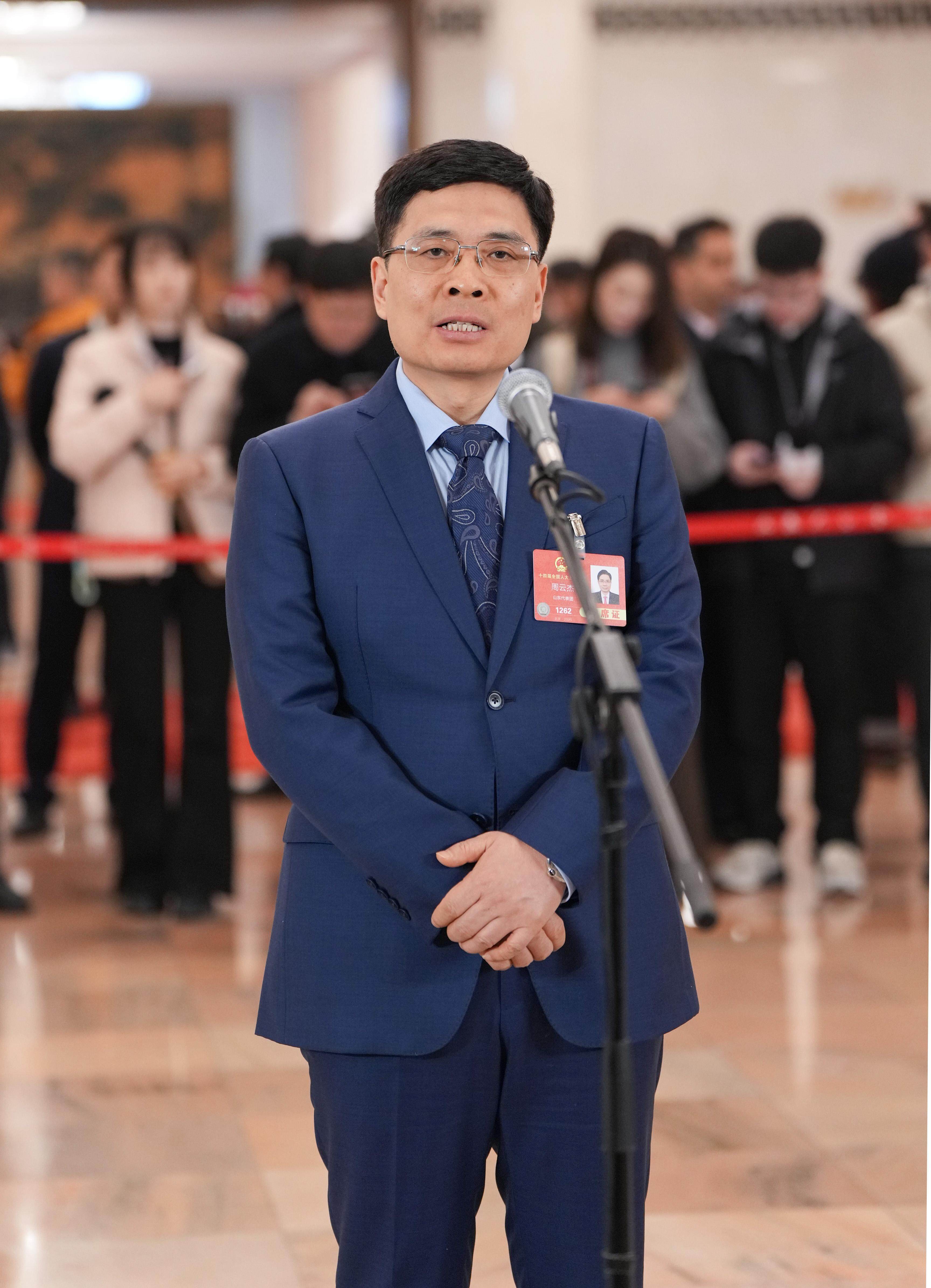 海尔周云杰:对明天最大的慷慨,是把你的一切献给今天