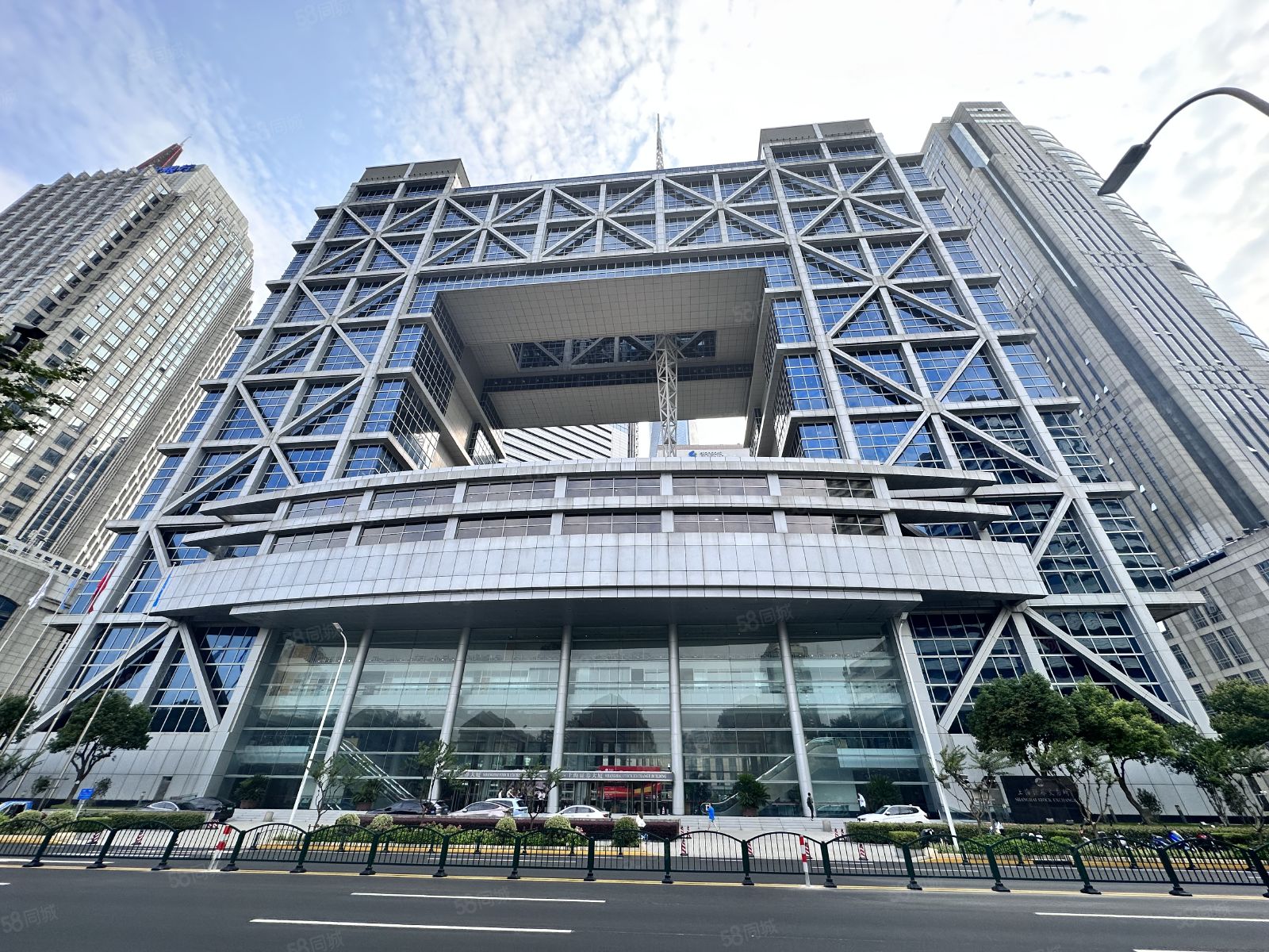 中国证监会主席吴清:提高资本市场制度的包容性适应性