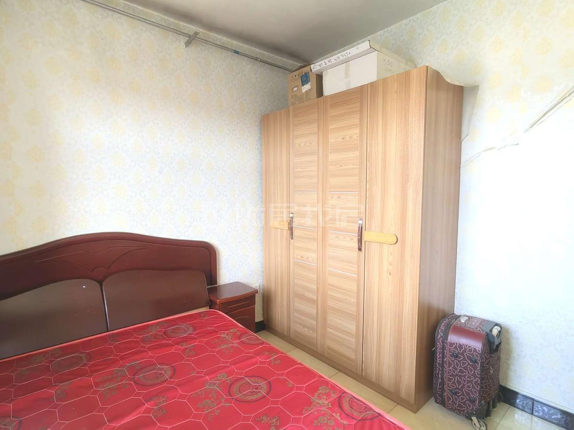 单价14.26万元/平方米:瑞安房地产卖房给CEO家属