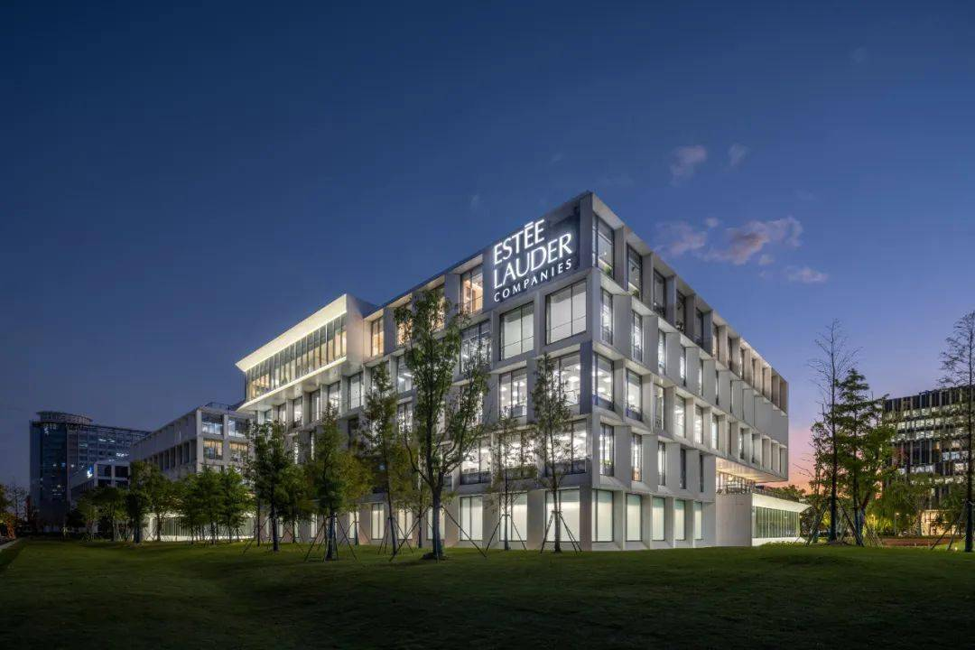 “买买买”vs“断舍离”：欧莱雅、联合利华再变阵？丨美妆变局