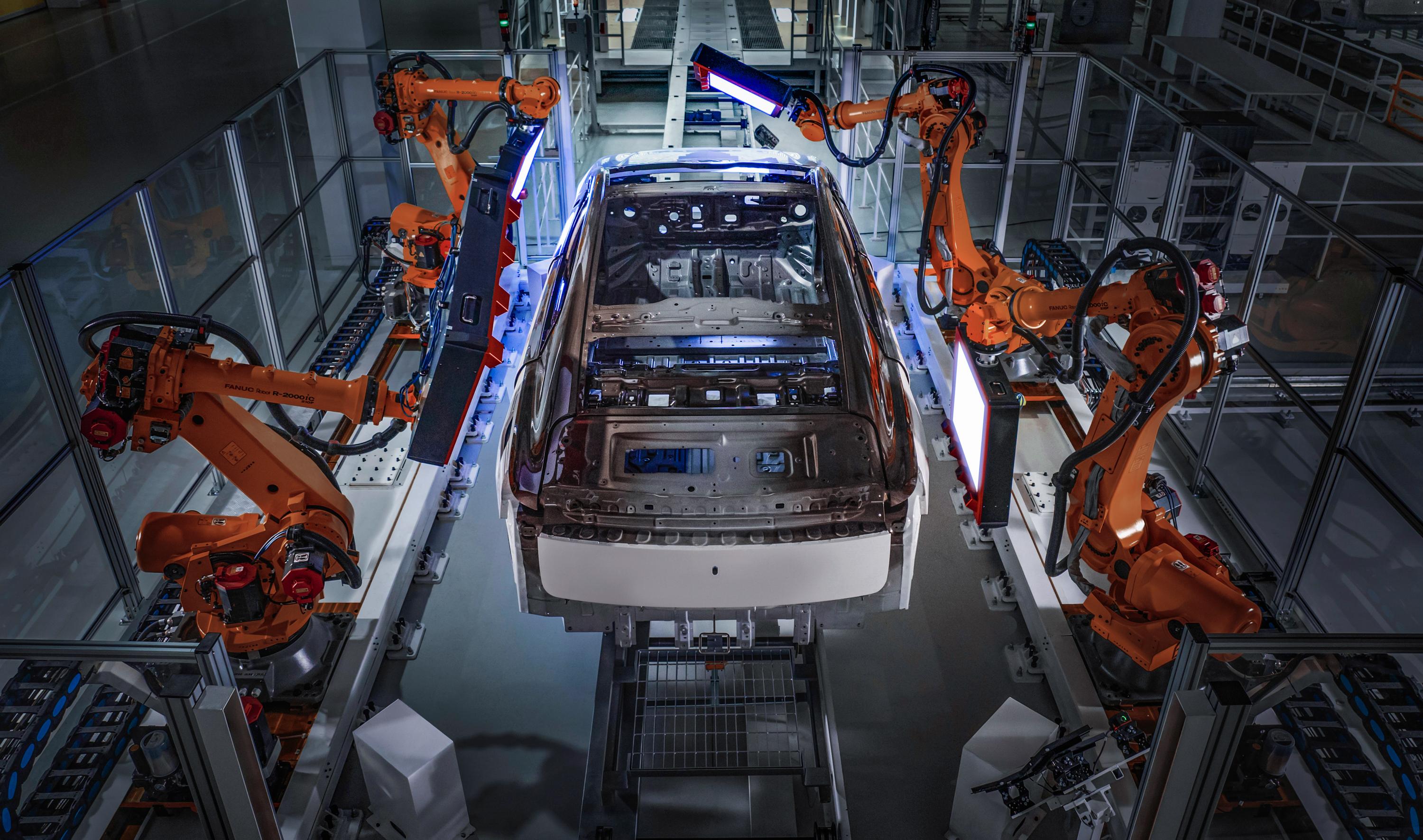 在科技工厂，探访机器人产业未来走向