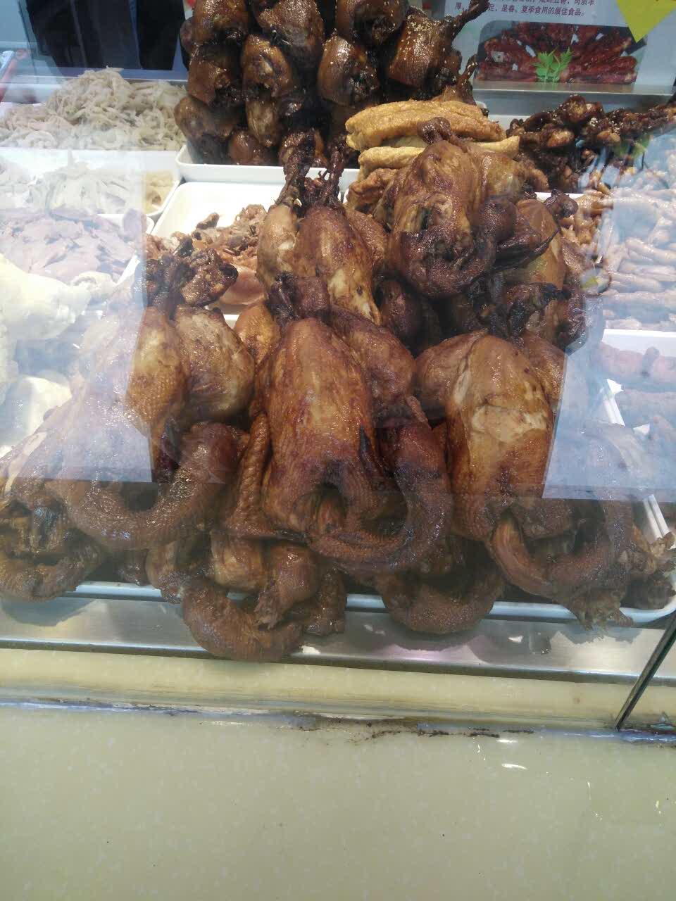 紫燕百味鸡店员偷取已付款商品，山楂树下辟谣限售｜消费舆警指数