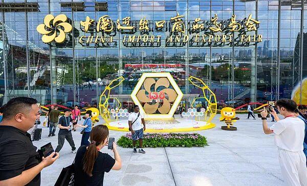 2025年土地市场“控增量”,北上杭卖地超1400亿元