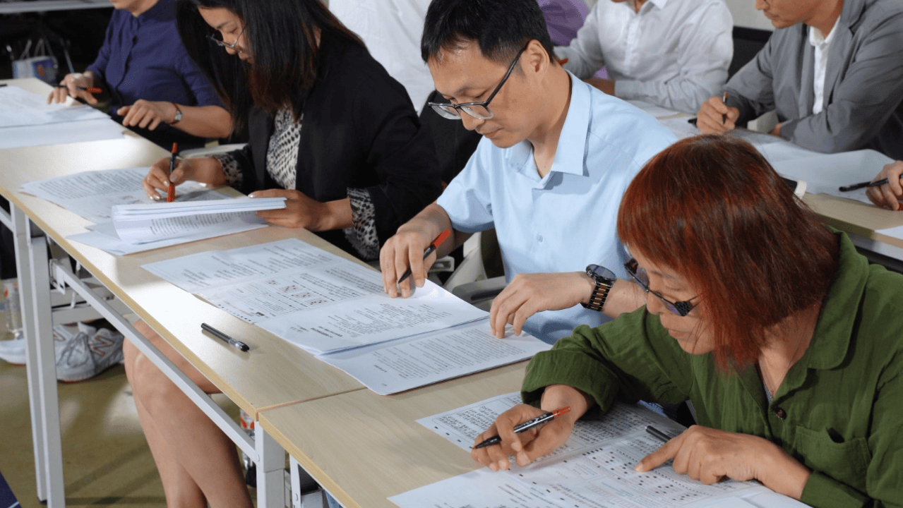 AI生成内容“持证上岗”为何难落地